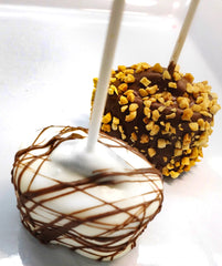 Oreo Stuffed Marshmallow Pops